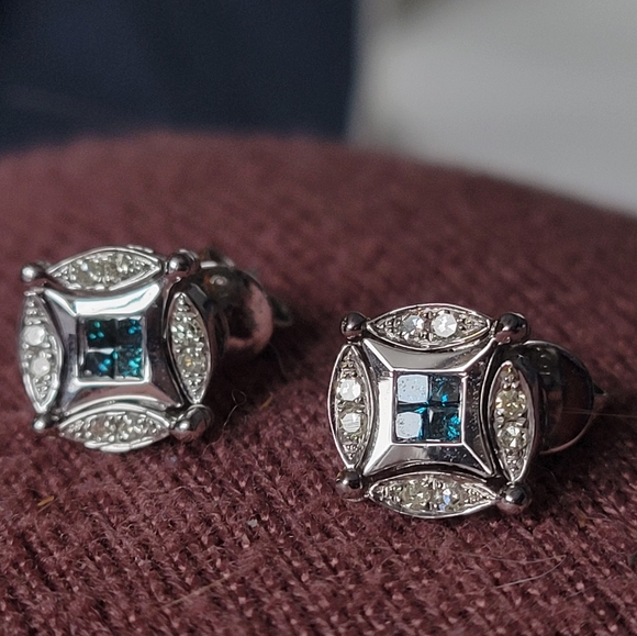 Transforming Necklace & Earring Set - Picture 13 of 14